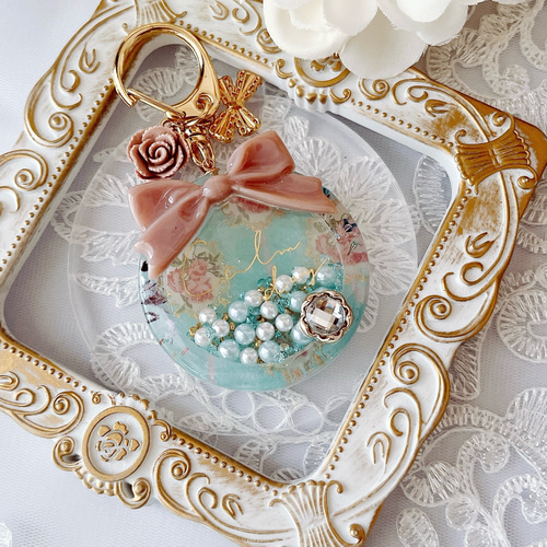 【K☆】No.192　レジンキーホルダー☆薔薇×かすみ草 レジン♡六角形のお花キーホルダー作り方 かすみ草 ドライ