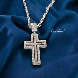 ビジュー輝く▶十字架(クロス)のネックレス シルバー お出かけ フォーマル 2枚目の画像