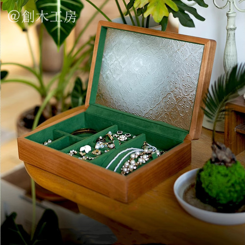 ヴィンテージフローラガラスのアクセサリーケース 花柄