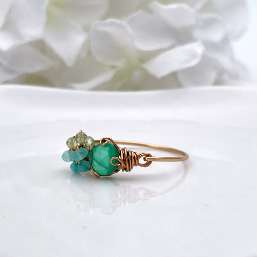 Marie's garden - グリーンオニキスと3種の天然石のワイヤーリング