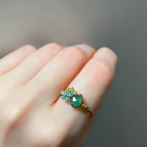 Marie's garden - グリーンオニキスと3種の天然石のワイヤーリング