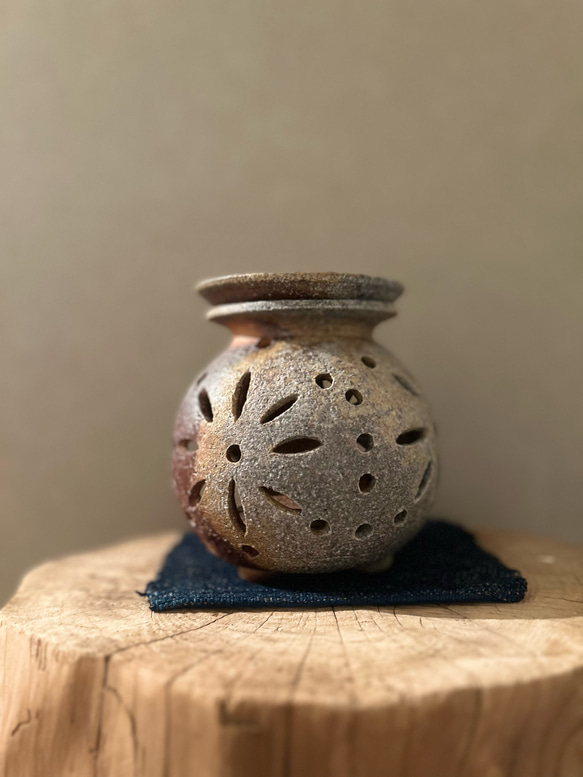【再販】焼き締めの茶香炉　受け皿2枚付き　(アロマポット) 1枚目の画像