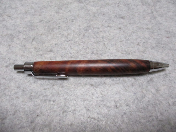 タスマニアンタイガーマートル　縮み杢　椿油仕上げ　木軸ボールペン(シャープペンシル)　希少材 2枚目の画像