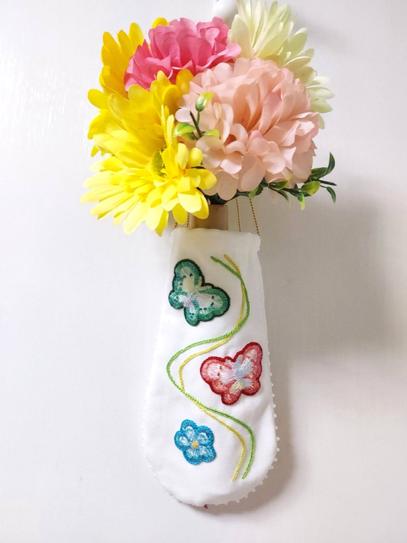 蝶花柄 一輪挿し（九谷焼 陶秀 花瓶 陶磁器 花器 花入 花生 華道 花 