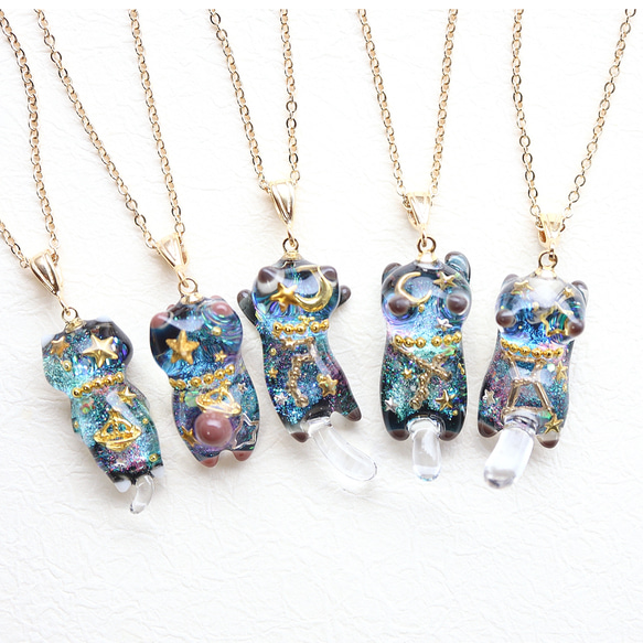 宇宙の立体猫のネックレス レジンアクセサリ― ネックレス