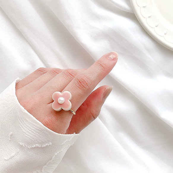 陶器の花のリング　指輪　フリーサイズ 1枚目の画像