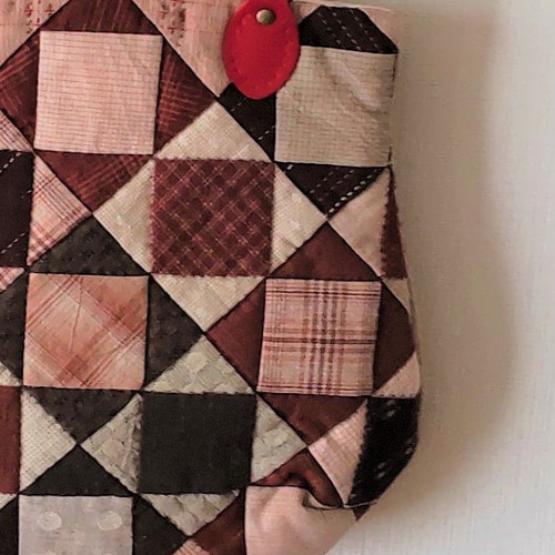 先染め生地　パッチワークバック 先染めの生地でパッチワークキルトしたひょうたん型のバッグ トート