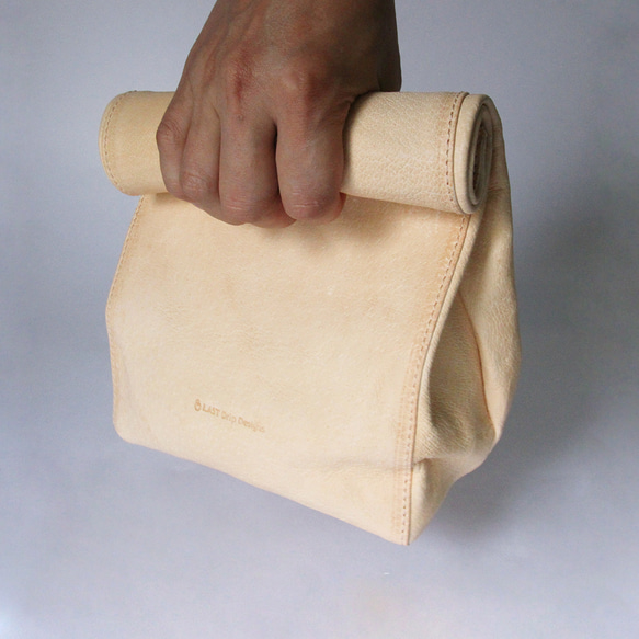 ペーパーバッグ M クラッチバッグ 豚革 レザー ヌメ革 本革 日々を刻む日記帳 nfl hnd Creema店 10枚目の画像