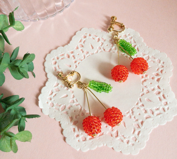 ヴァレンティノ　ピアス　さくらんぼ チェリフィック メタル X エナメル ピアス for ウィメンズ