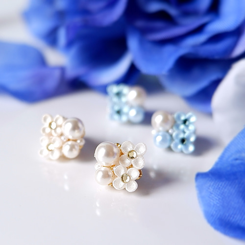 ピアス惑星カボション薔薇宇宙星ビジュー水色シャボンビーズ夜空