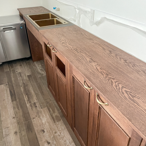 店舗向けおしゃれな洗面化粧台 輸入住宅向けかわいい洗面台 オーダーメイド家具 人工大理石フィオレストーン KOHLER 