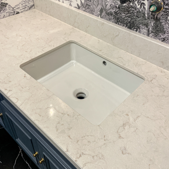 店舗向けおしゃれな洗面化粧台 輸入住宅向けかわいい洗面台 オーダーメイド家具 人工大理石フィオレストーン KOHLER 