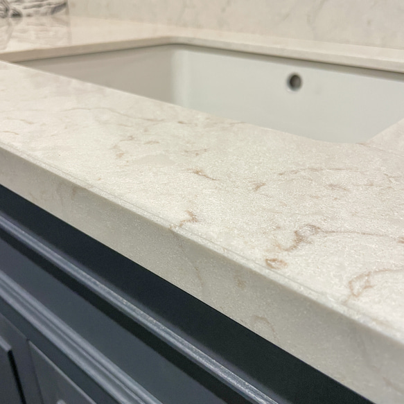 店舗向けおしゃれな洗面化粧台 輸入住宅向けかわいい洗面台 オーダーメイド家具 人工大理石フィオレストーン KOHLER 