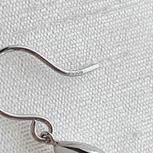 pt900 フックピアス　ドロップ しずく つゆ　地金　プラチナ pt900 フックピアス ドロップ しずく つゆ 地金 プラチナ ピアス