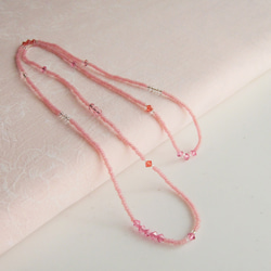 ピンク KABURU 留め具のない かぶるタイプのガラスビーズネックレス 5枚目の画像