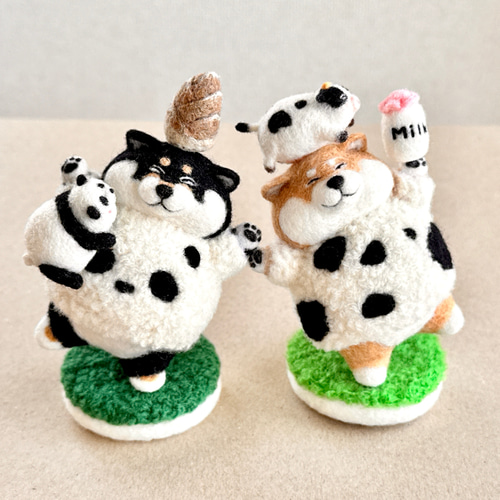 パンダな黒柴犬さんとチビパンダさんの置物セット 羊毛フェルト