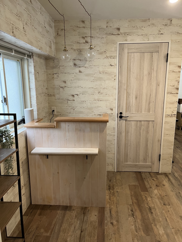 アンティーク風【段差】カウンター　レジ　アンティーク　荷物台付　幅90 1枚目の画像