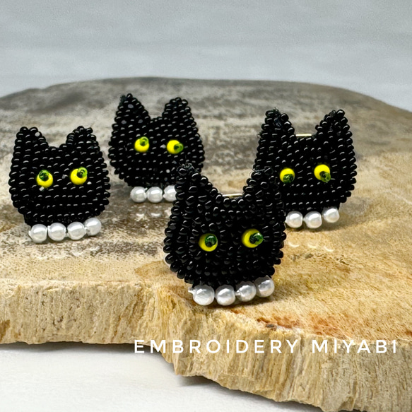 黒猫のビーズ刺繍ピアスとイヤリング　～リュネビル刺繍～ 7枚目の画像