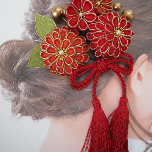 受注制作】 成人式 髪飾り つまみ細工 ちりめん 赤 生成 オレンジ 卒業