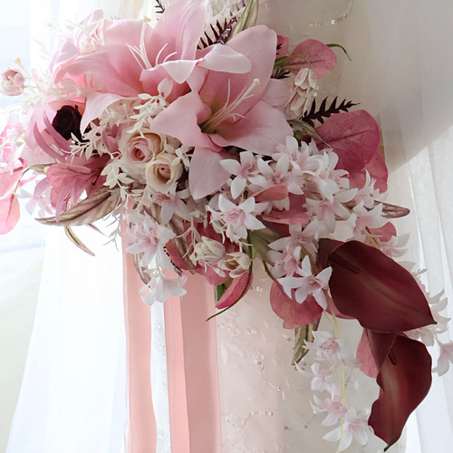 綺麗でレアなデザイン ピンクブーケ 造花ウェディングブーケ