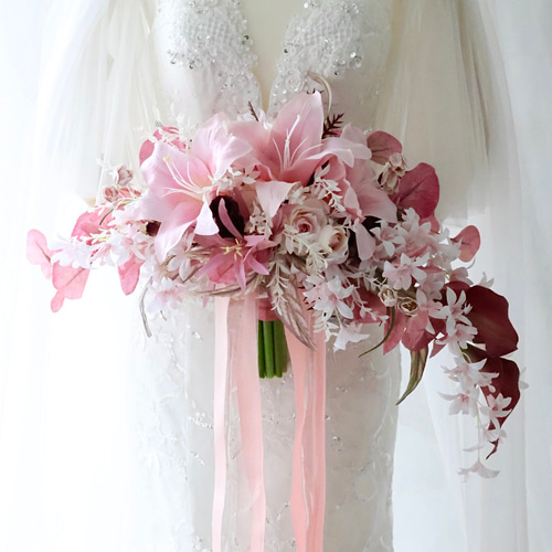 ウェディングブーケ(造花) 綺麗でレアなデザイン ピンクブーケ 造花ウェディングブーケ