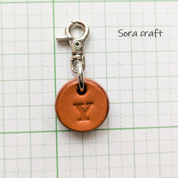 本革・コロンと小さなイニシャルチャーム 8枚目の画像