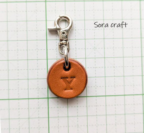 本革・コロンと小さなイニシャルチャーム 8枚目の画像
