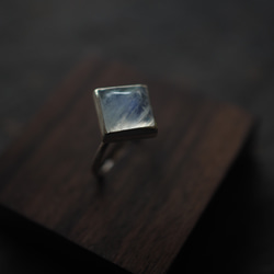 white  labradorite silver ring (uyo) 4枚目の画像