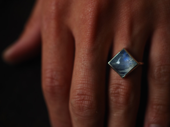 white  labradorite silver ring (uyo) 6枚目の画像