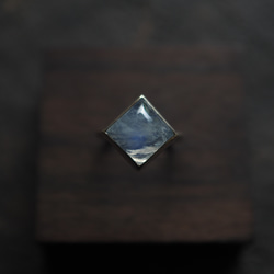 white  labradorite silver ring (uyo) 2枚目の画像