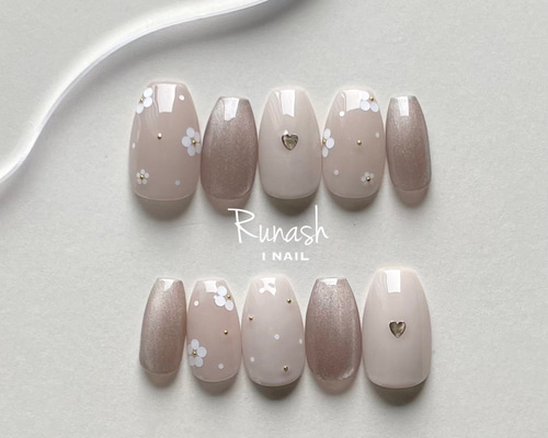 グレージュ フラワー ♡ ネイルチップ ネイルチップ（つけ爪） Runash