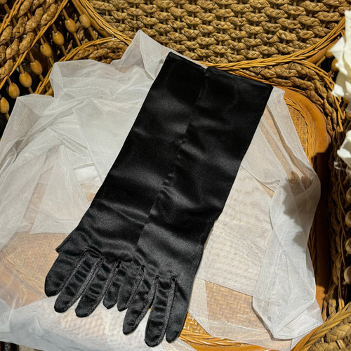 お買い得！高級サテン ブラック お色直し 長さは肘の上まで 