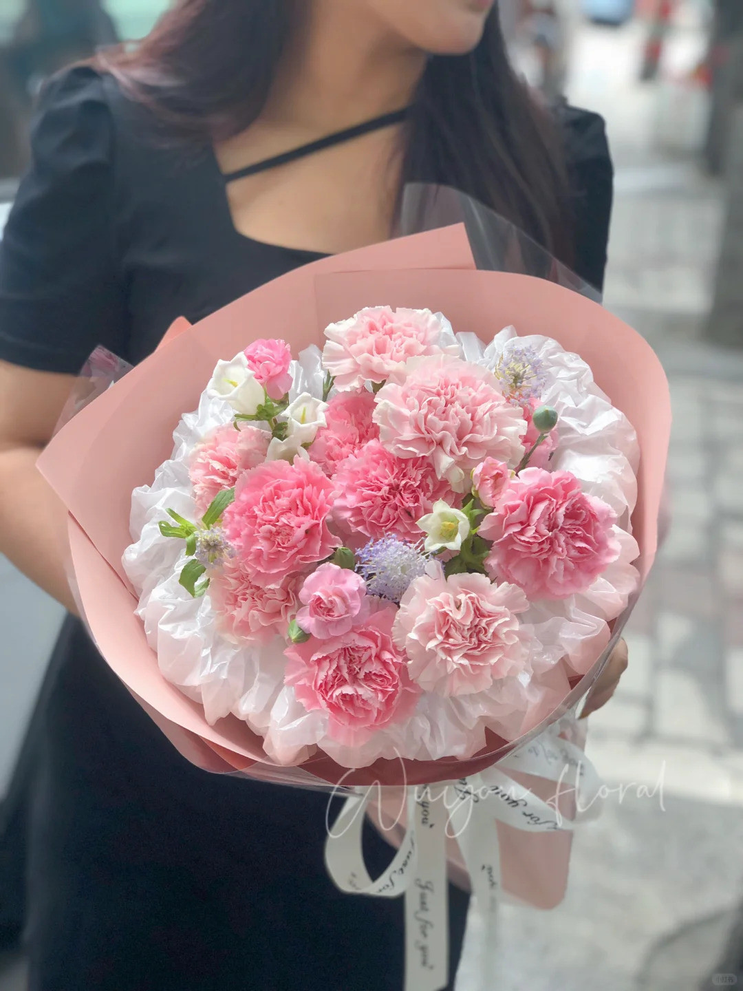 ピンクのカーネーションの花束 母の日