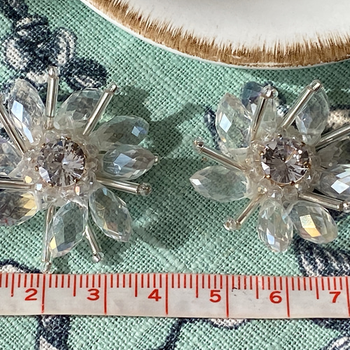 新入荷！『キラキラ涼しげの花型がお洒落！花のビーズ ビジュー