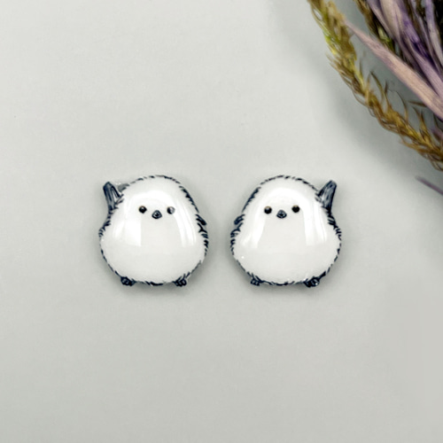 No.1612-A　シマエナガ☆水彩画風☆レジンピアス・イヤリング No.612-A シマエナガ☆水彩画風☆レジンピアス・イヤリング レジン