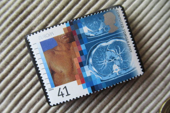 イギリス　切手ブローチ 9607 2枚目の画像