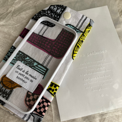 ミナペルホネン生地ハンドメイド携帯ポーチ