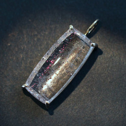 1点もの K18 ピンクファイヤークォーツ ペンダントトップ（レクタングル）コベライトインクォーツ ティンカーベル 6枚目の画像