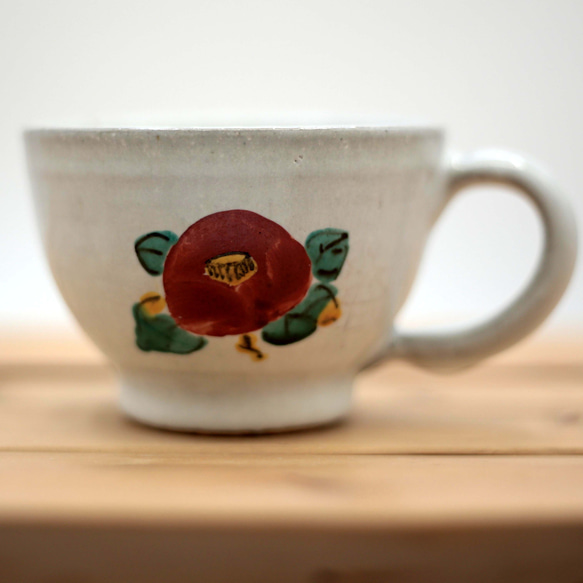 赤い椿のマグカップ② 3枚目の画像