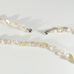 本真珠（バロック、淡水パール）のネックレス（マグネット、ナチュラルカラー） 4枚目の画像