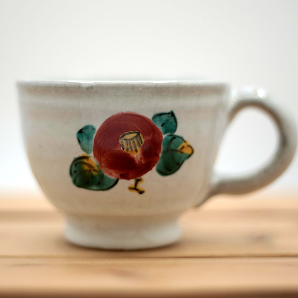 赤い椿のマグカップ① 2枚目の画像