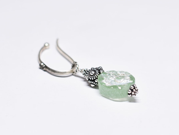 冰綠美麗鍍銀羅馬玻璃印度銀耳骨夾 第6張的照片