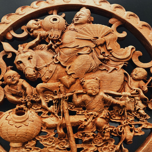 秋割】鍾馗童子 26.5cm（しょうき) 参次元彫刻『雅』 透かし彫 楠彫刻