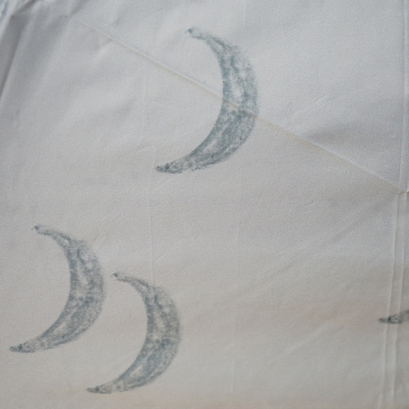 竹ハンドル UVカット折りたたみ傘 moon 紫外線99.9%カット 164013 016 晴雨兼用 月柄 日傘 雨傘 19枚目の画像