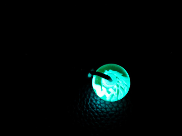 蓄光ウラントンボ玉⑱ 5枚目の画像