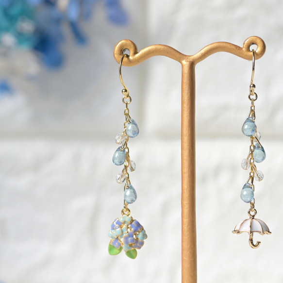 梅雨】雨降る 紫陽花 傘 のピアス/イヤリング ピアス（フック 