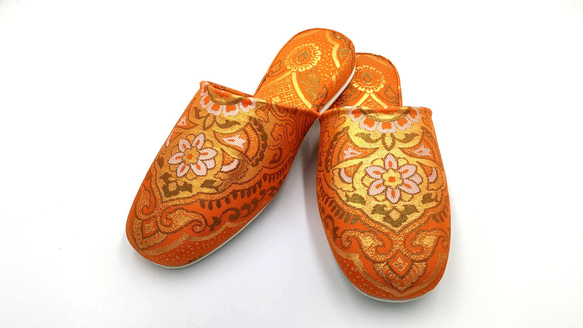 【着物リメイク】袋帯からのリメイクスリッパ　オレンジ　花柄　シルク100％　贈り物　プレゼント　ギフト　送料無料 人気・おすすめ｜使いやすい・旅行におすすめ 品質保証 全国発送 正規品・日本国内発送・安心保証付き