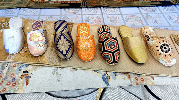 【着物リメイク】袋帯からのリメイクスリッパ　オレンジ　花柄　シルク100％　贈り物　プレゼント　ギフト　送料無料 人気・おすすめ｜使いやすい・旅行におすすめ 品質保証 全国発送 正規品・日本国内発送・安心保証付き