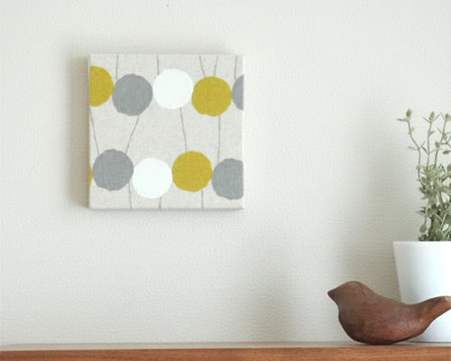 玄関やトイレの壁に｜ちいさなファブリックパネル［ チェリードット