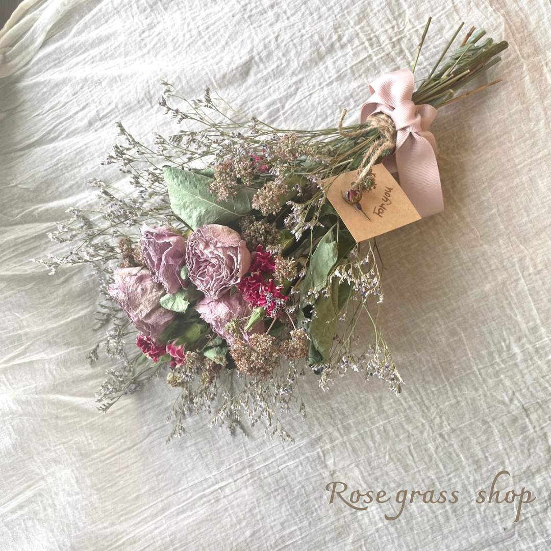 商品名【聖歌】ゆきこ♥真っ赤なポインセチアとローズの花束風スワッグリース 商品名【聖歌】ゆきこ様専用♥真っ赤なポインセチアとローズの